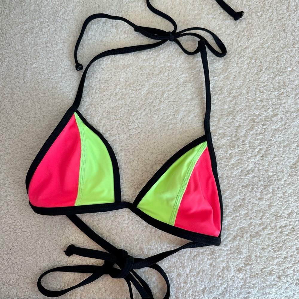 ✨NEW VSPink Bikini Top✨